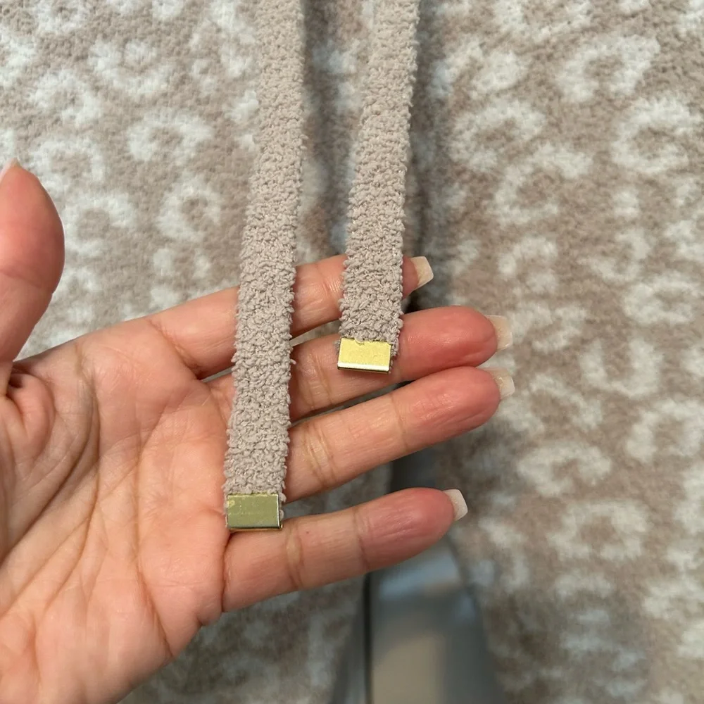 Cupcakes & Cashmere Taupe Cozy Joggers - Picture 4 of 4